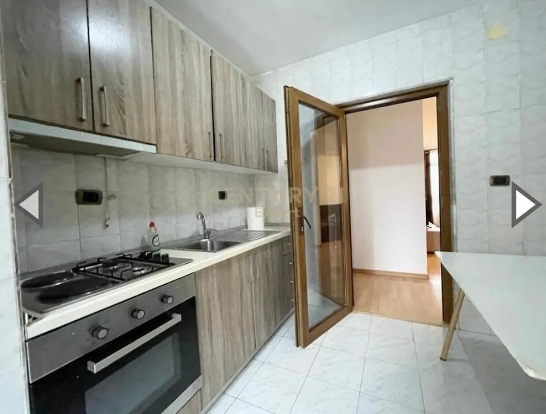 Maison Tirana Patza-Kuqani